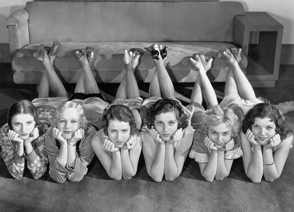 Single Girls Guide to Halloween: How to Have Fun with Your #Squad